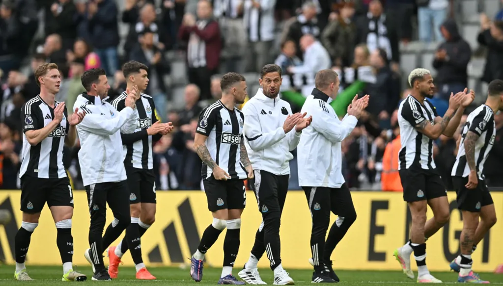 نيوكاسل يونايتد للمركز الرابع بفوز كبير على مانشستر يونايتد