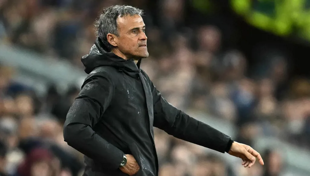 إنريكي يوجه تحذيراً مبكراً لريال مدريد وأرسنال