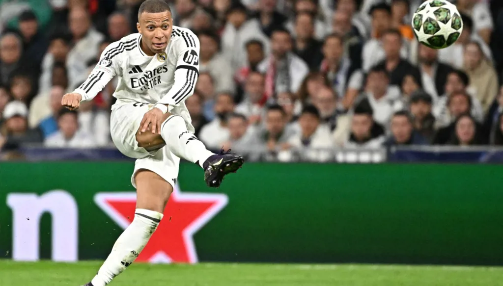 مبابي يمدّ جسور الأمل نحو الجزائر