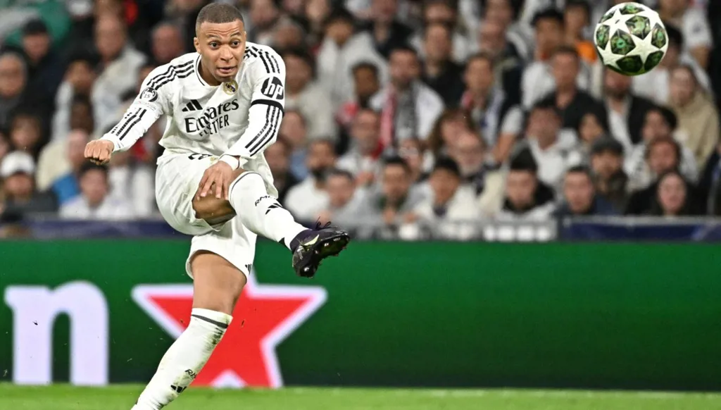 نادي كاين الفرنسي يزيد متاعب مبابي الكروية