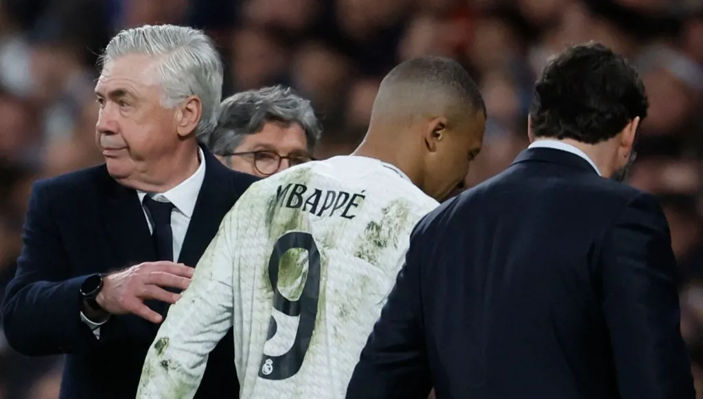 إصابة مبابي تثير القلق داخل ريال مدريد بعد الوداع الأوروبي