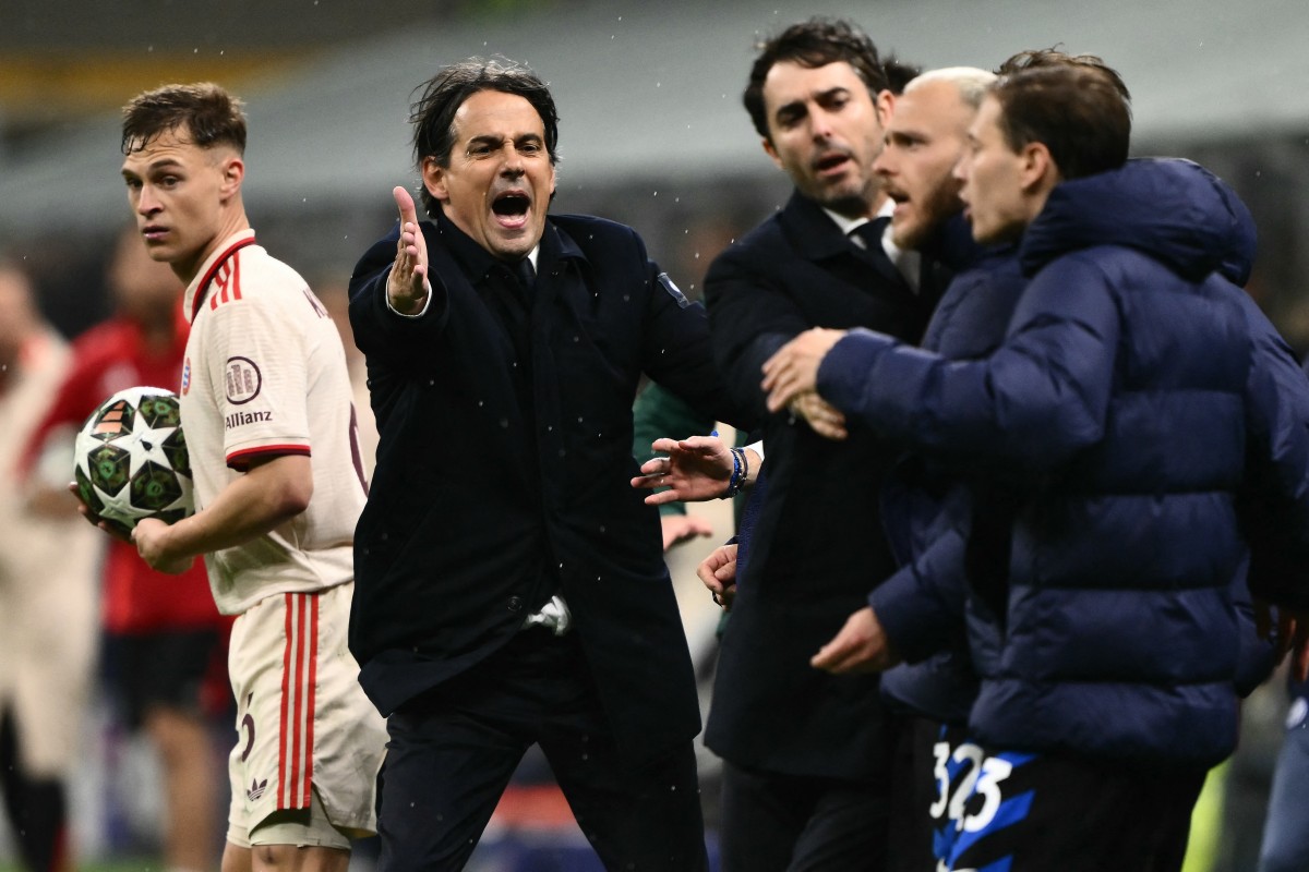 إنزاغي خلال مباراة فريقه إنتر أمام بايرن ميونيخ (أ ف ب)