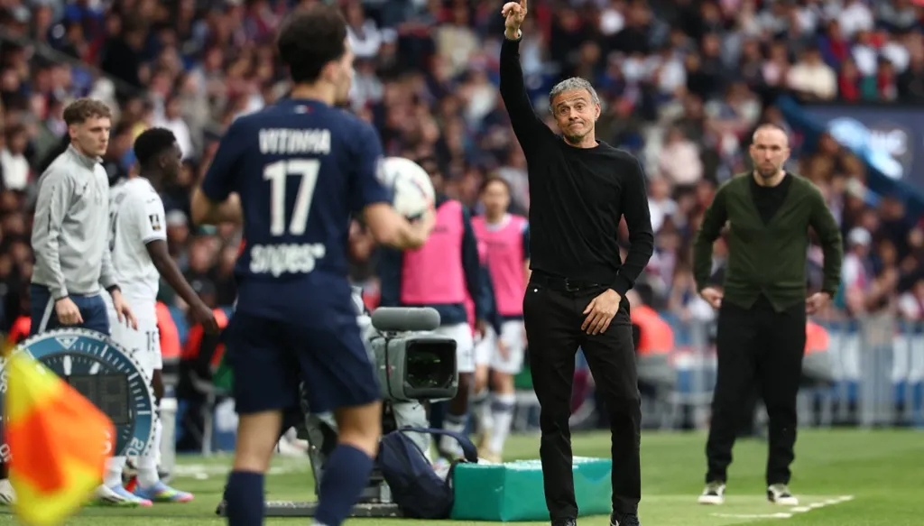 لويس إنريكي ملك الأرقام القياسية مع باريس سان جيرمان