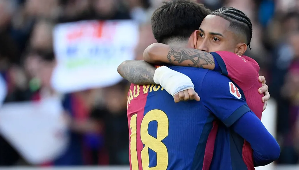 ثلاثة عمالقة يبحثون عن حلم الثلاثية