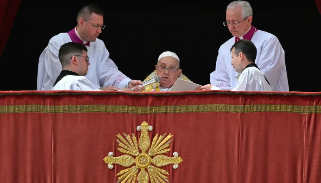 ردود فعل دولية واسعة على وفاة البابا فرنسيس: رجل الشعب بكل معنى الكلمة