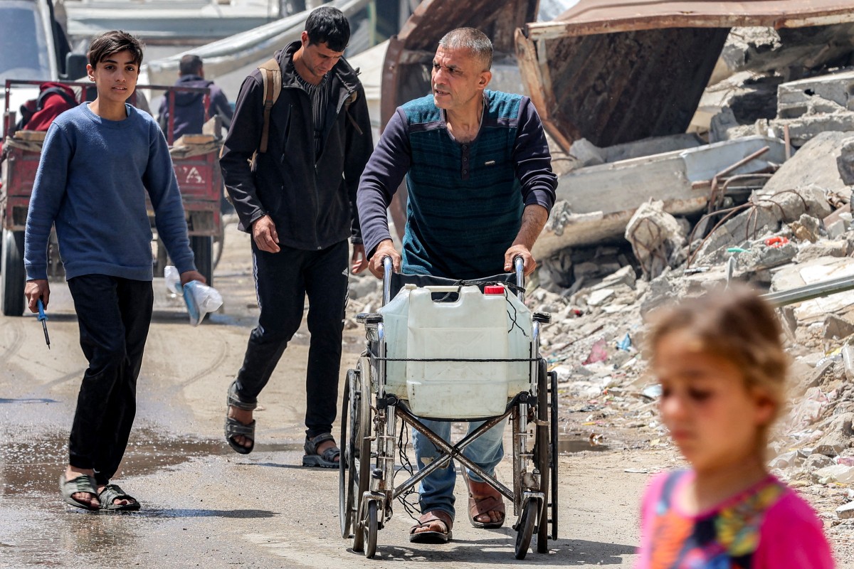 فلسطينيون في غزة. (أ ف ب)