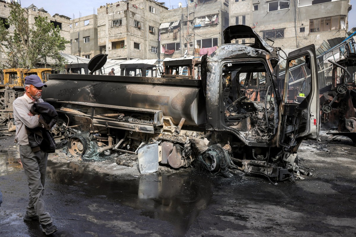 أثار قصف في جباليا (أ ف ب).