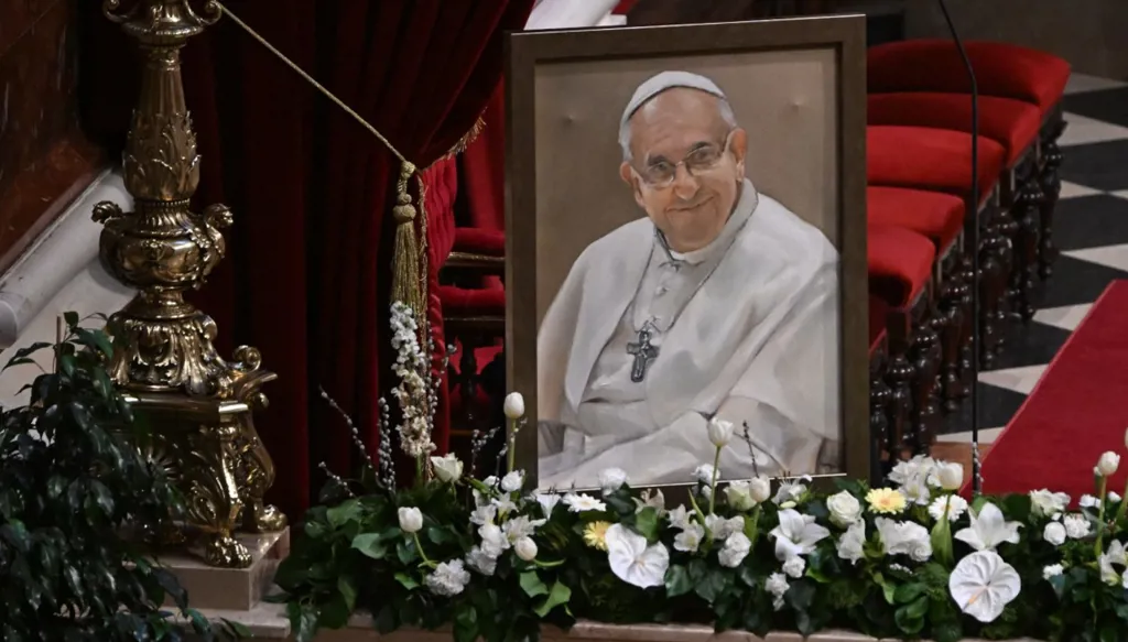 البابا فرنسيس: سياسة لاهوتية حية تتحدى الرمادية وتنبض بالمواجهة