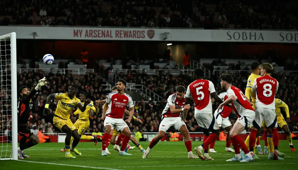 أرسنال يتعثر أمام كريستال بالاس ويُقرّب ليفربول من منصة التتويج