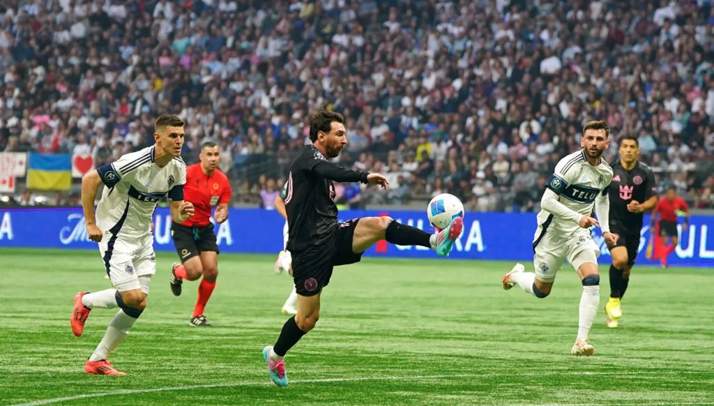 ميسي يمد نفوذه إلى غرفة ريال مدريد