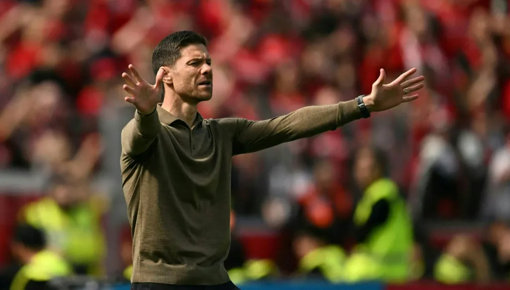 مدرب برشلونة السابق مرشح لخلافة ألونسو في ليفركوزن