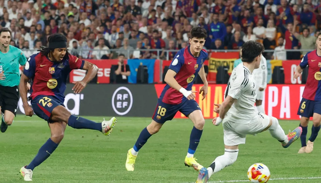 برشلونة يكرس تفوقه على ريال مدريد ويتوج بلقب كأس ملك إسبانيا
