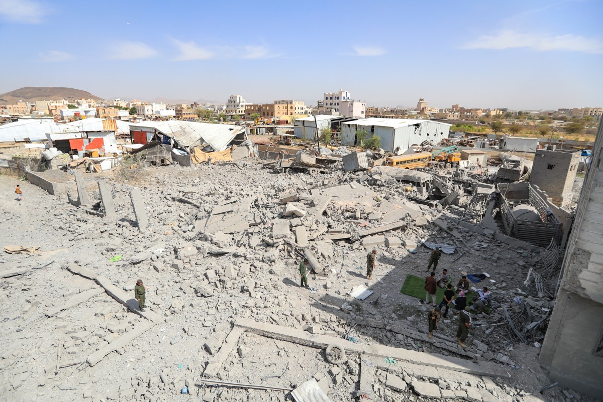 دمار جرّاء الغارات الأميركية في اليمن (أ ف ب).