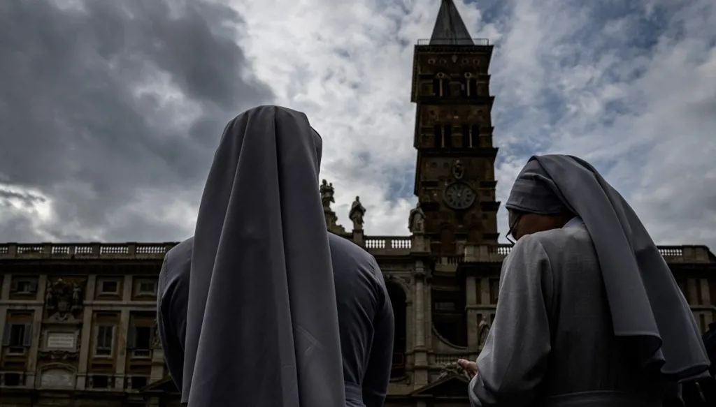 كرادلة الفاتيكان يستعدّون للمجمّع المغلق: "قد لا يكون خيار البابا الجديد متوقّعاً"
