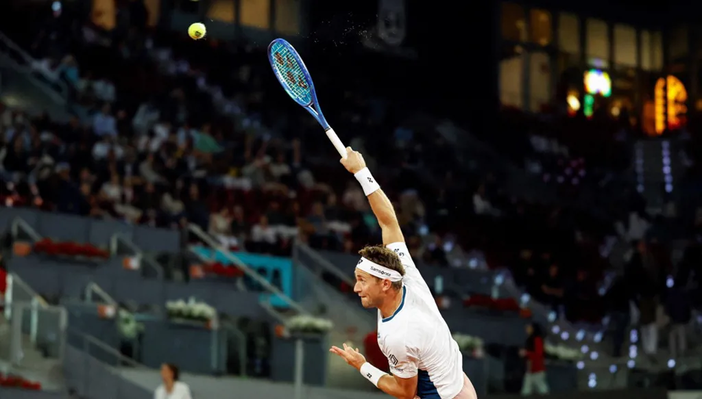 كاسبر رود يحقق فوزاً استثنائياً ويعزز هيمنة عائلة رود على كوردا