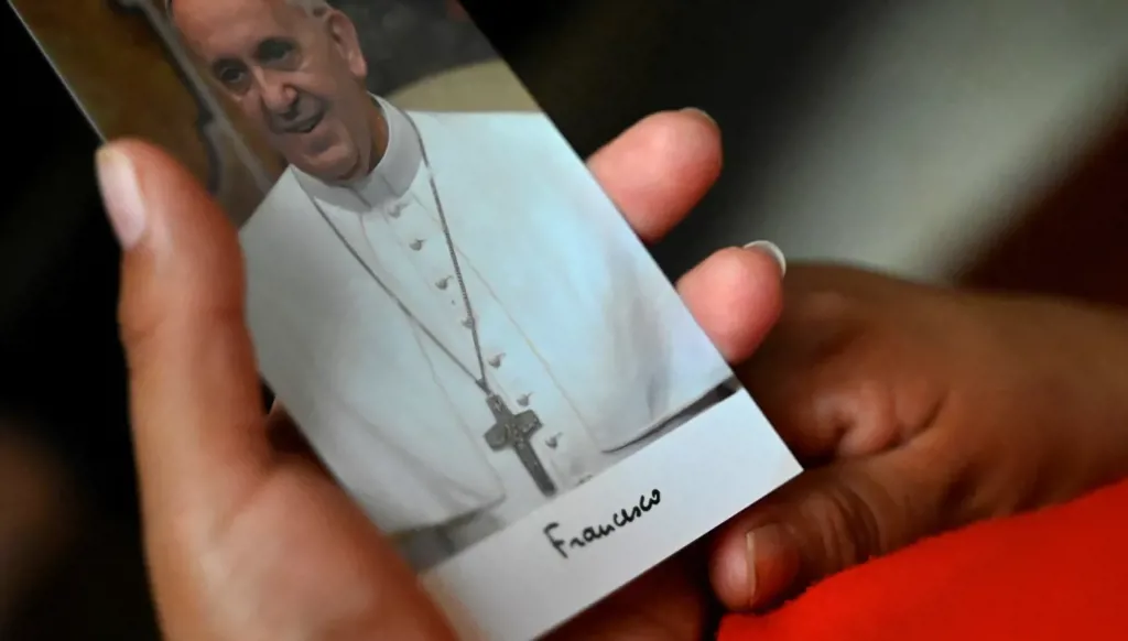 وفد من "حزب الله" زار السفير البابوي معزياً بوفاة البابا فرنسيس