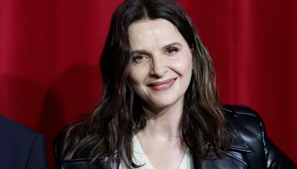 لجنة تحكيم مهرجان كانّ 2025: تنوّع عالمي برئاسة جولييت بينوش