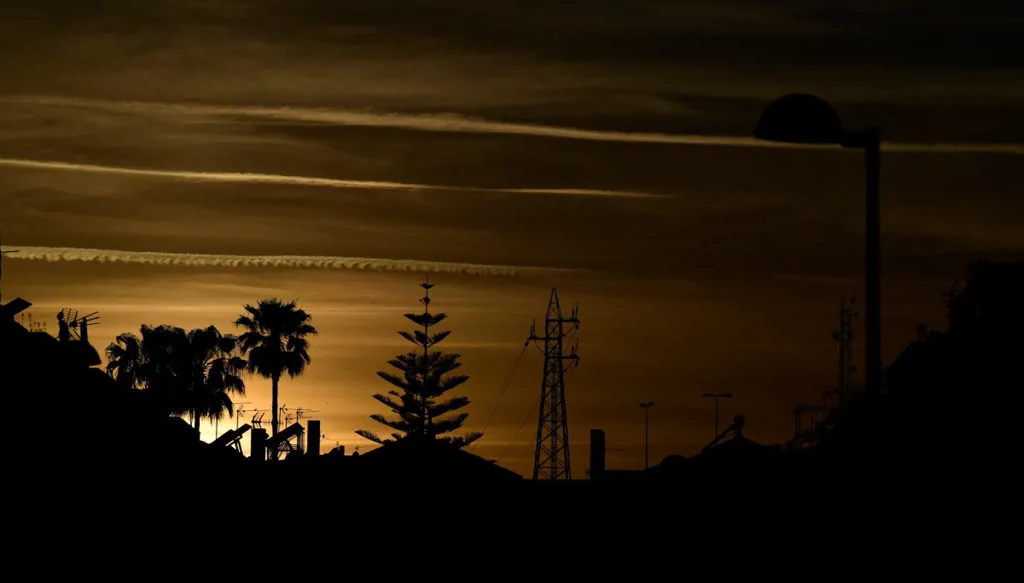 صباح "النهار"-  لغم نووي قد ينفجر في وجه ترامب... إسرائيل تُخرج سلاح "حزب الله" من " المقايضة"