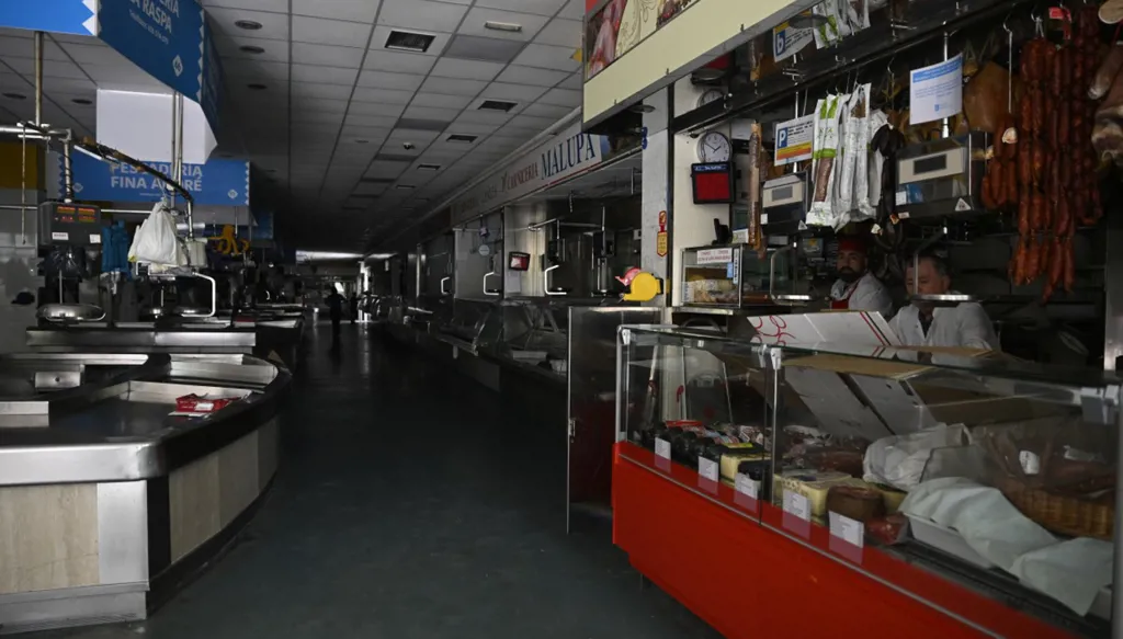 انقطاع واسع النطاق للتيار الكهربائي... رئيس الوزراء الإسباني: لا نستبعد أيّ فرضية