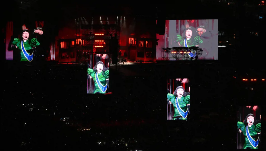 ليدي غاغا في ريو دي جانيرو... عرض تاريخي يُبهر أكثر من مليوني شخص (صور وفيديو)