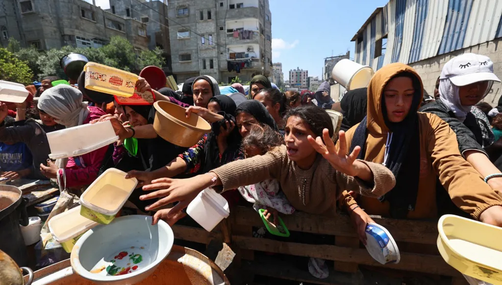 الصليب الأحمر يُندّد بحصار إسرائيلي "غير مقبول" على قطاع غزة