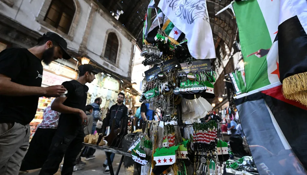 بين عيد الشهداء والتتريك: صدام الذاكرة السورية مع سياسات الإدارة الجديدة