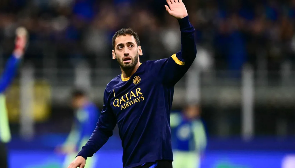 تشالهان أوغلو يُضاعف معاناة برشلونة (فيديو)