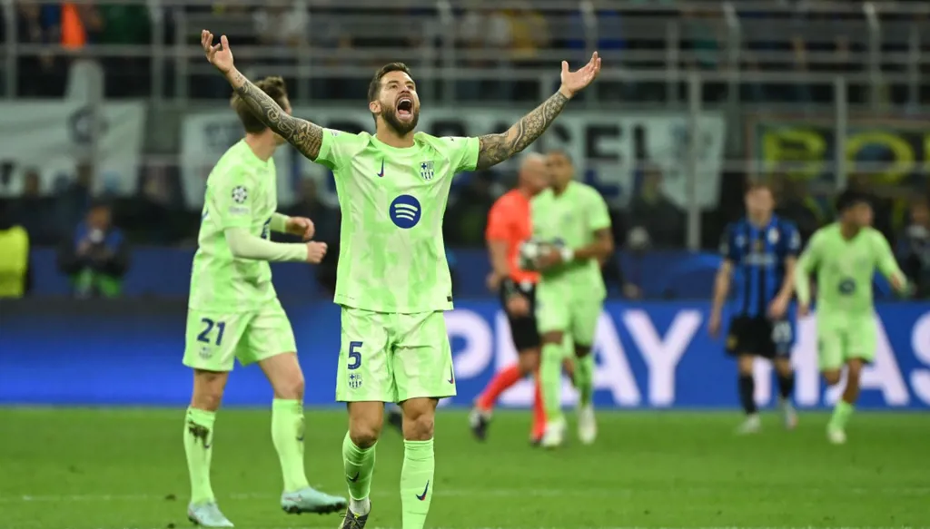 مارتينيز يوضح: أتشيربي احتفل في أذني ولم أبصق عليه مباشرة