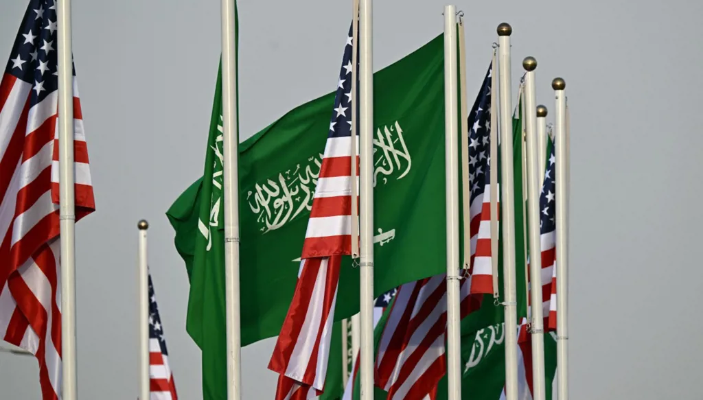 ترامب في السعودية اليوم...  "عودة تاريخية" إلى المنطقة