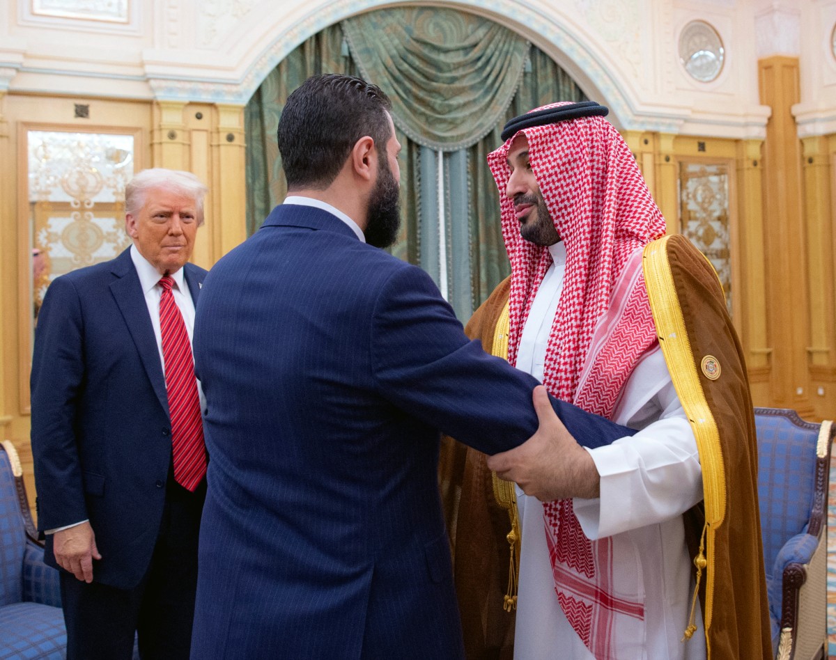 بن سلمان والشرع وترامب (ا ف ب)