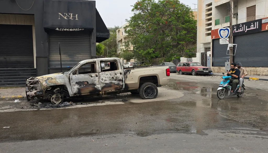طرابلس ساحة لحرب شوارع بين الميليشيات... هل تُعجّل معركة "الردع" برحيل الدبيبة؟