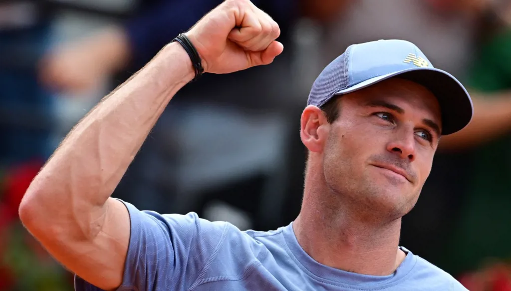 تومي بول يهزم خصمه ويتخلّص من كابوس الشاحنة