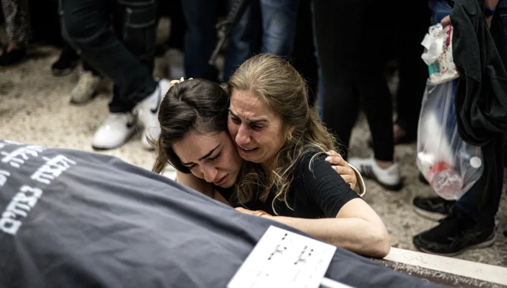 نتنياهو يتعهّد "القبض على قتلة" إسرائيلية حامل في الضفة الغربية