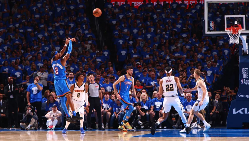 غلجيوس-ألكسندر يُتوّج ملكاً على NBA