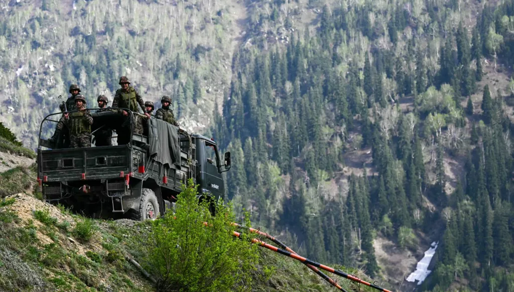 صباح "النهار"- إسرائيل تجهز لضرب منشآت نووية وتحذيرات أميركية من حرب أهلية في سوريا