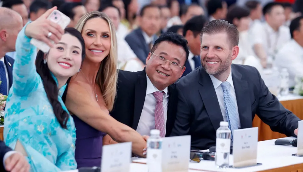 من حفل إطلاق المنتجع في فيتنام (أ ف ب).