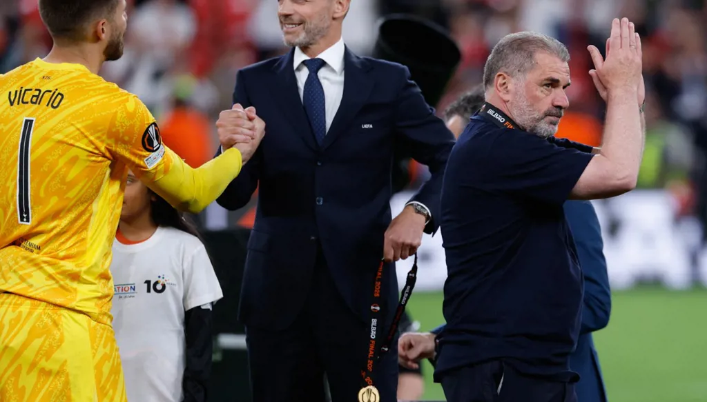 بوستيكوغلو يجهل مصيره مع توتنهام