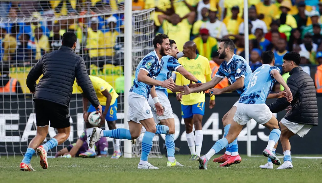 بيراميدز على بُعد 90 دقيقة من كتابة التاريخ