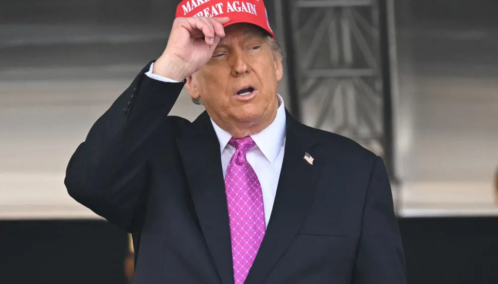 ترامب يدافع عن قراره منع جامعة هارفرد من قبول طلاب أجانب