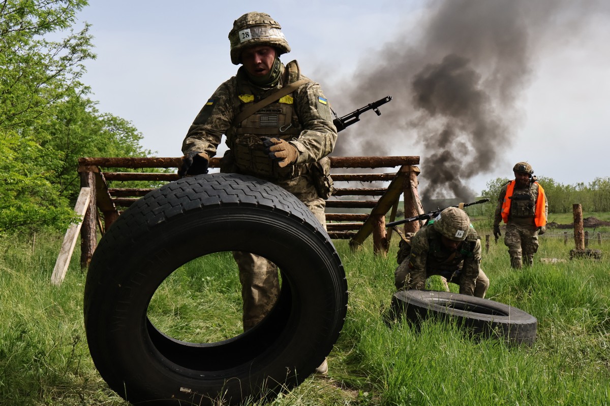 القوات المسلّحة الأوكرانية تتدرّب (أ ف ب).