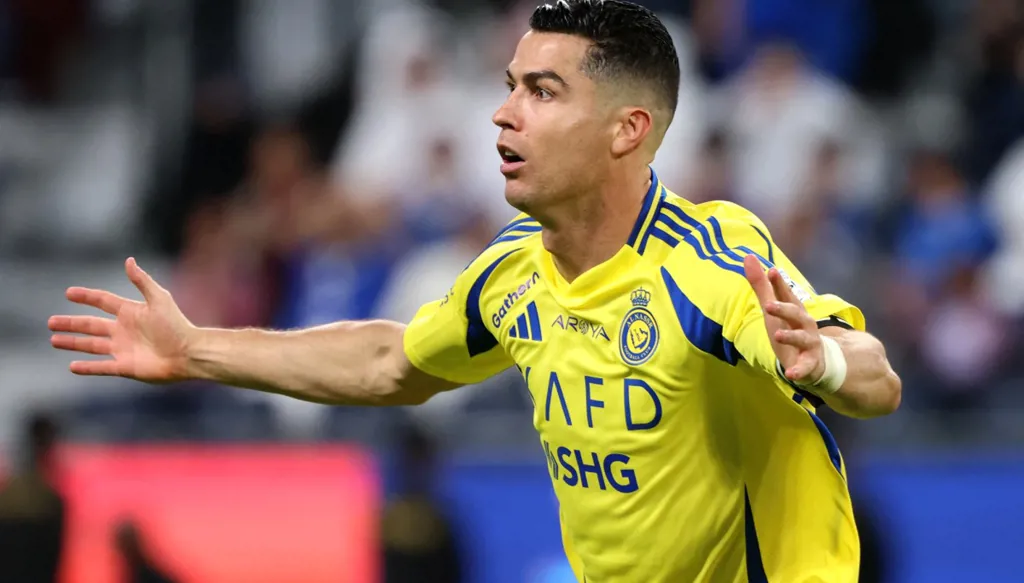 الهلال يترصّد ورونالدو يُفكّر... مستقبل النجم البرتغالي في الميزان