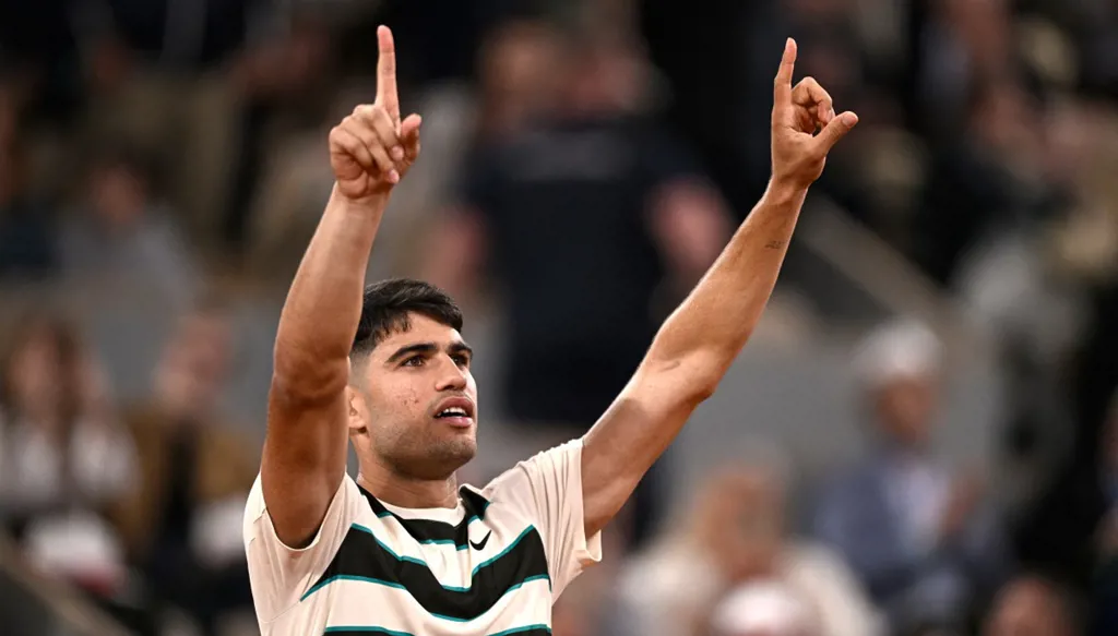 ألكاراز ينجو من فخ ماروجان في بطولة رولان غاروس