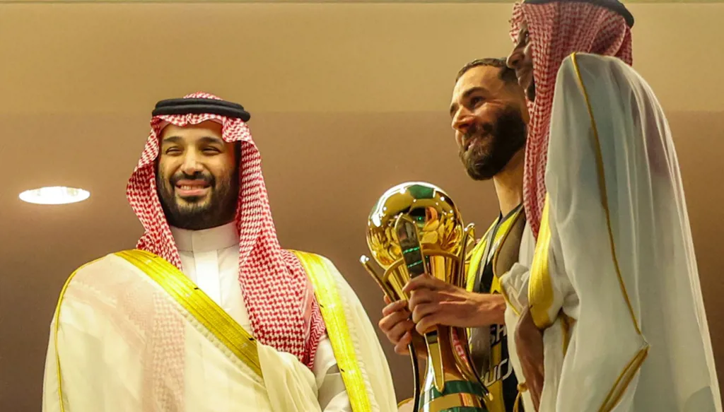 ياسر القحطاني يسجل هدفاً ويحتفل على طريقة ولي العهد السعودي الأمير محمد بن سلمان (فيديو)