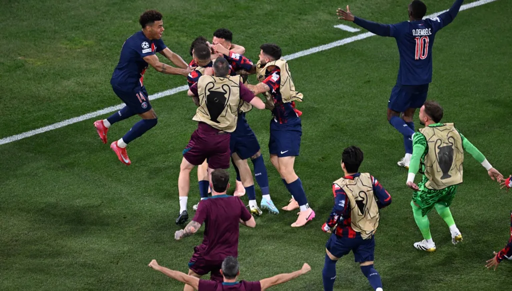 باريس سان جيرمان يتوج بلقب دوري أبطال أوروبا للمرة الأولى في تاريخه