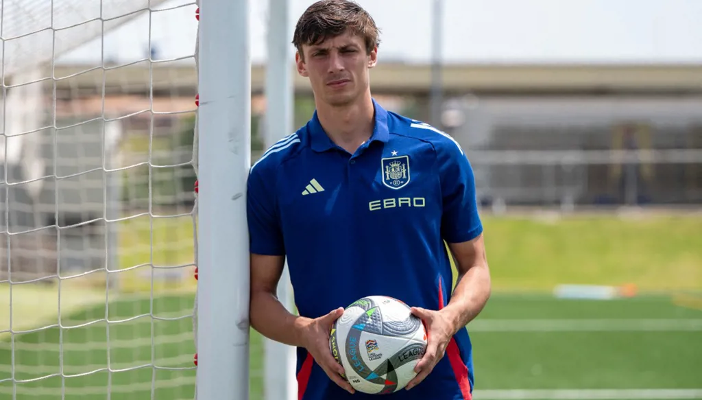 لو نورمان بمواجهة بلده الأم فرنسا