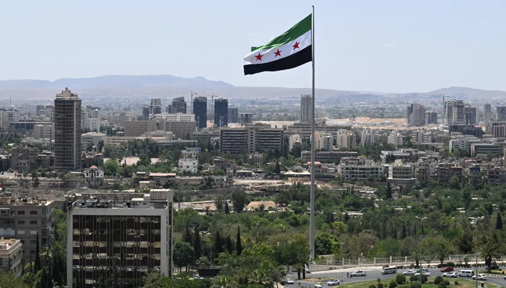 رسائل نارية في جنوب سوريا: تل أبيب تُكرّس قواعدها ودمشق تلمّح إلى مسؤولية "الخط الأحمر"