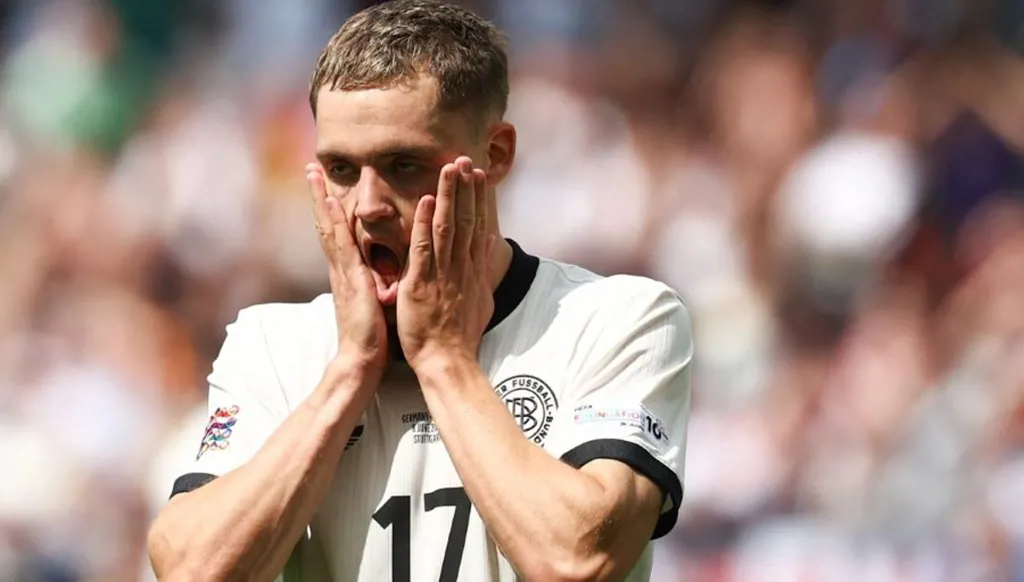 نجم مانشستر سيتي بديل فيرتز في ليفركوزن