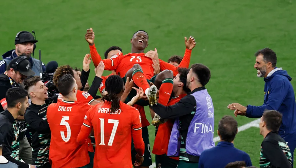 نونو مينديز عقل مدرب بجسد لاعب