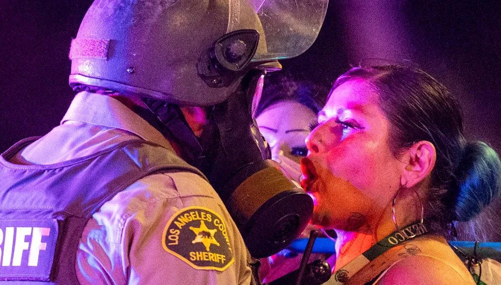 انفجار أول أزمة في العهد الثاني للرئيس: ترامب يعلن حرب تحرير لوس أنجليس (فيديو)