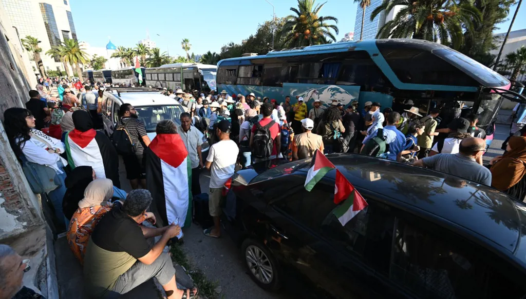 قافلة تضامنية "رمزية" تنطلق من تونس "لكسر الحصار الإسرائيلي" عن غزة